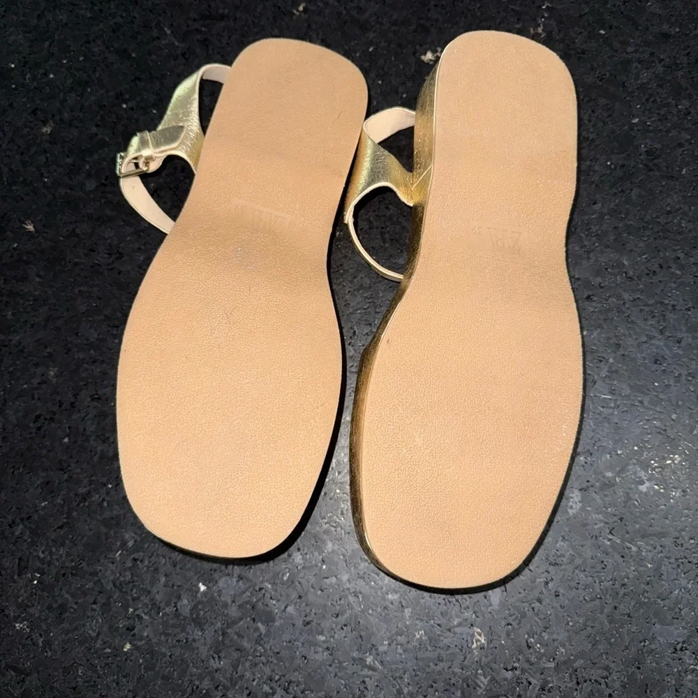 NEW ZARA MUTED METALLIC GOLD PLATFORM SOFT SANDALS SZ 39 8.5 (Read Description) - Picture 3 of 7